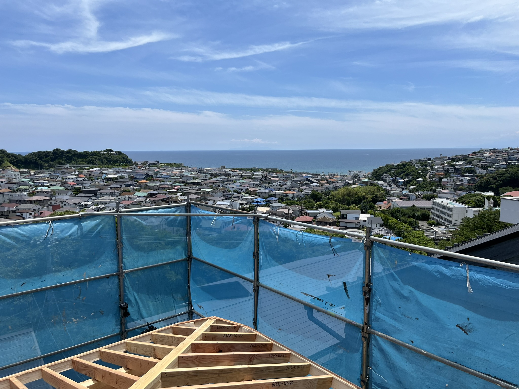 鎌倉山N邸　上棟　ルーフデッキからの眺め